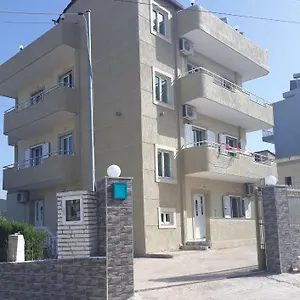 Levend Apartment
